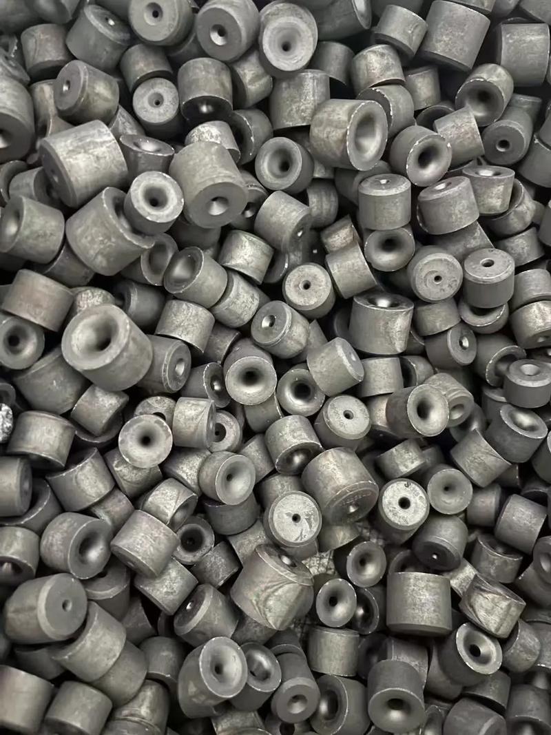 Karbidové monolity, matrice a průvlaky