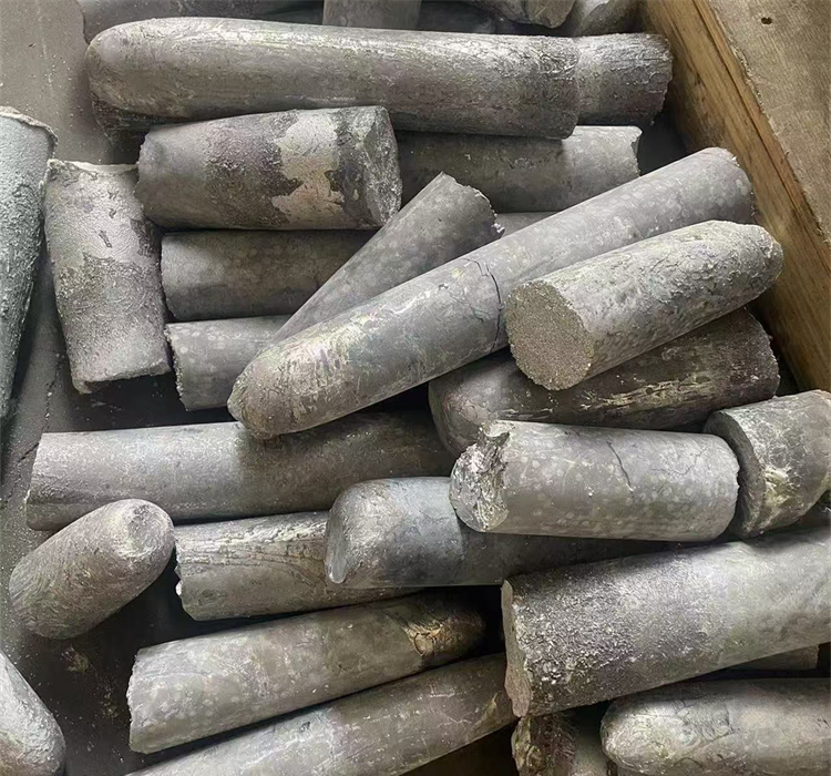 Tantal, molybden a titan - strategické kovy k odkupu